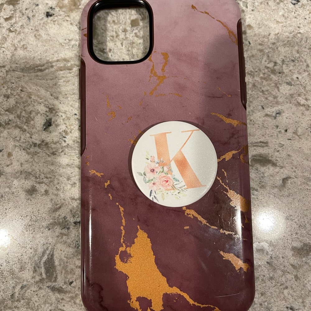 Otterbox symmetry marble case with “k” pop socket. Fits iPhone 11 Pro Max